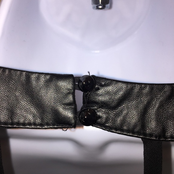 ASTR medium black top - Picture 3 of 6